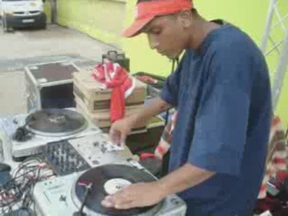 DJ D KAL ROUTINE