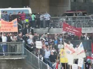 Islamist & Nazi Demo Booed Out by Pro-Democratic Iranians