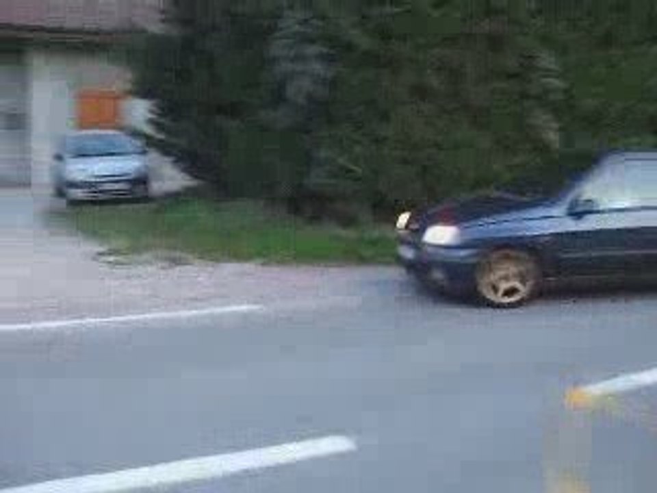 Derapage clio williams ( 16 s )