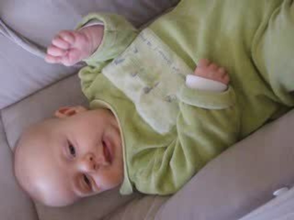 Manon en Pyjama vert