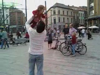 Zia marche! Ah ben oui, elle ne s'arrête plus maintenant!!!