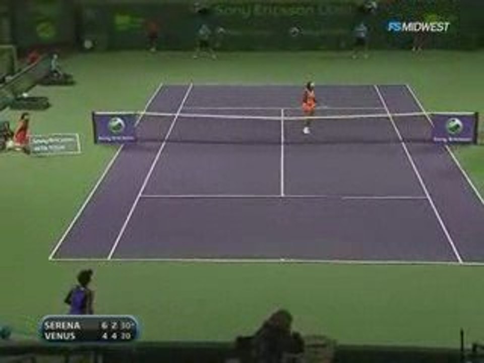 YouTube - Serena Williams Vs. Venus Williams 2009 5_10(2)
