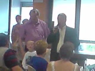 mon bebe tro fier de chanter a coter de simon collier