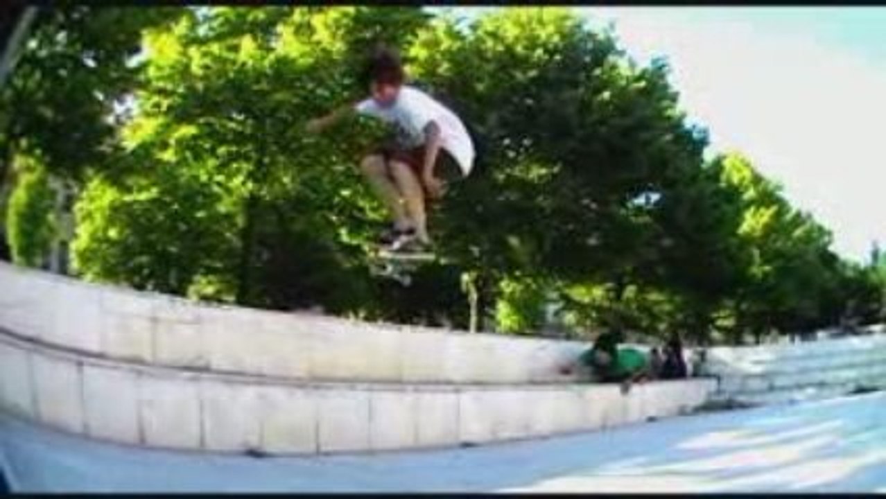 ALVARO - BROKENSKATEVIDEO