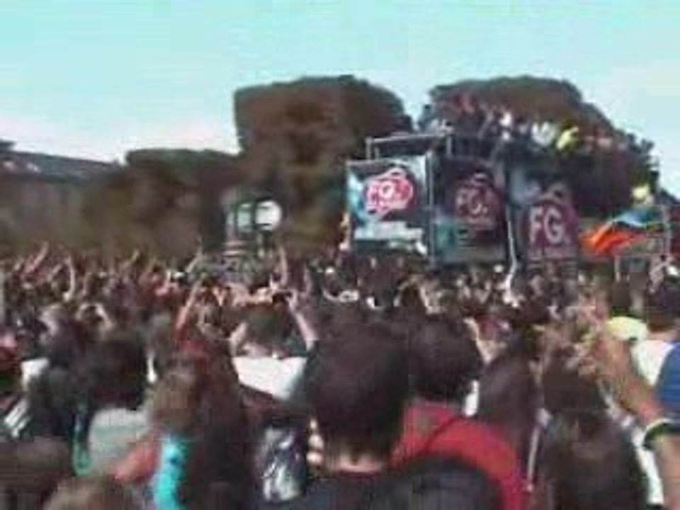 DAVID GUETTA Char FG Techno Parade 2009 @ PARIS