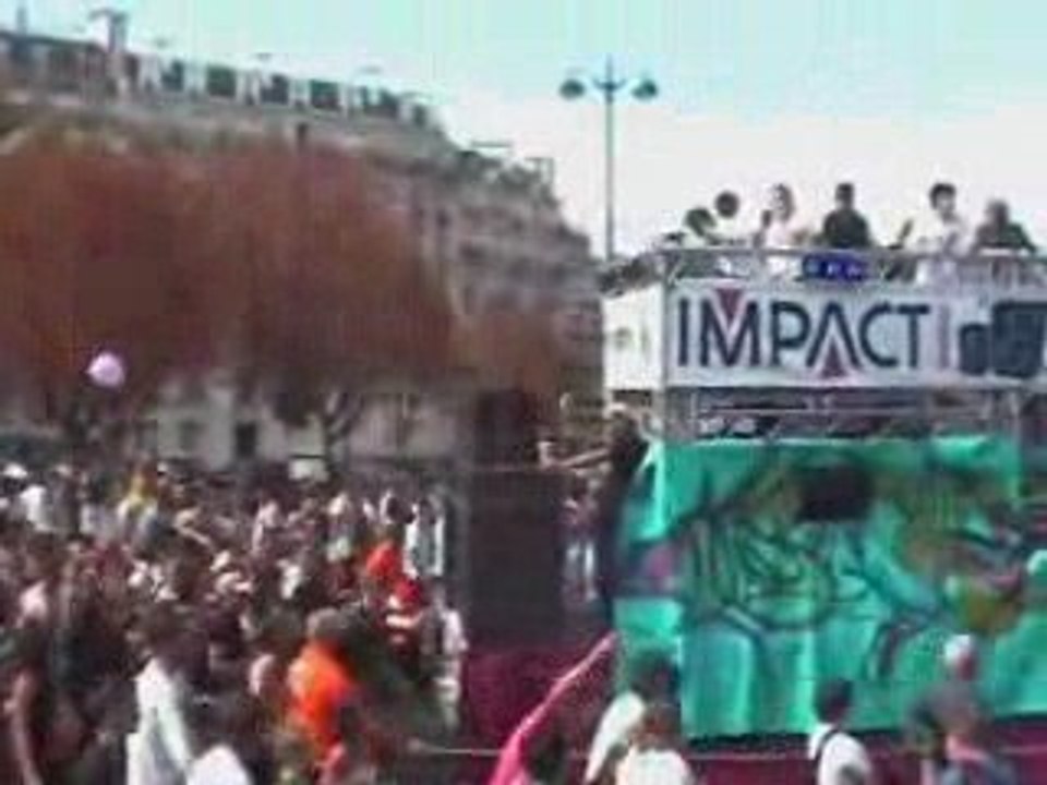 Char BDE TELECOM Techno Parade 2009 Paris