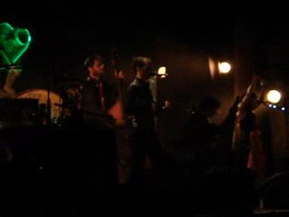 Dionysos - Bordeaux 17/09/09 - Extrait "Miss Acacia"