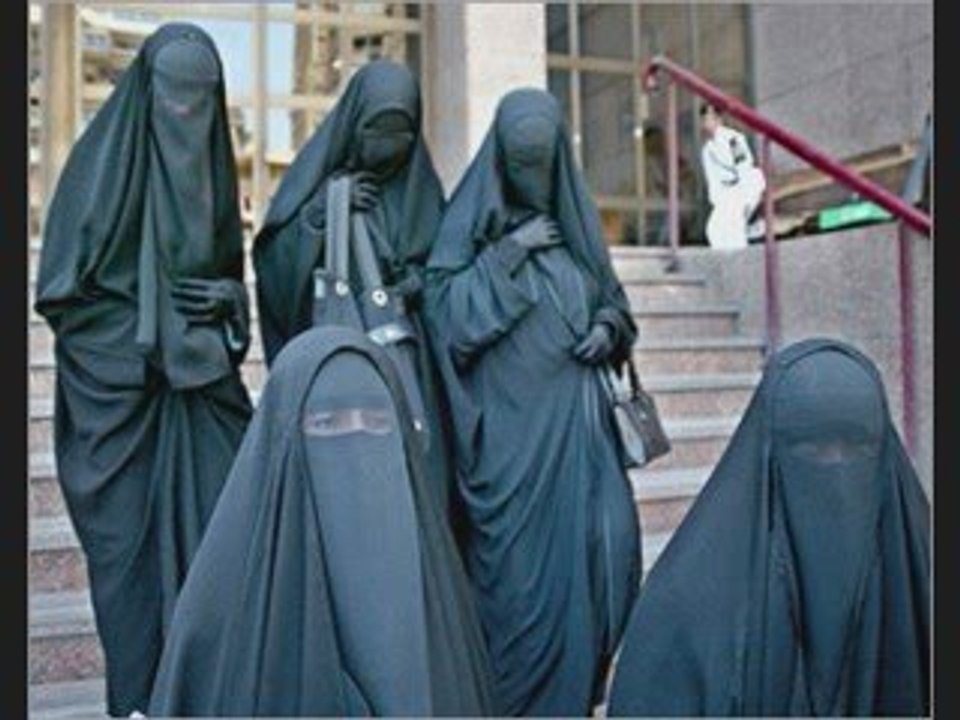 عين الذهب فتنة النساء