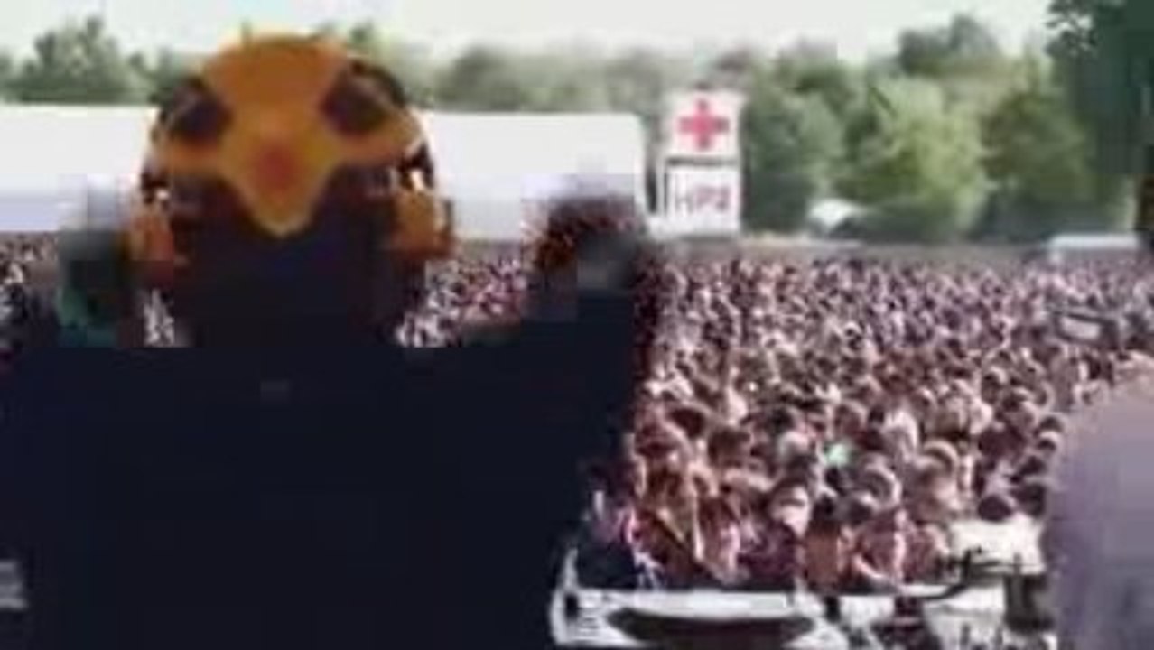 transfarmers live @ Laundry Day 2009  (((d-_-b)))