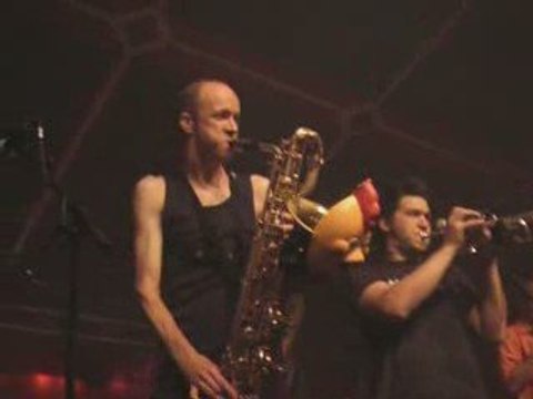 LES FILS DE TEUHPU : Bricoleur à Toumélé