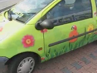 Sautron : Twingo fleurie