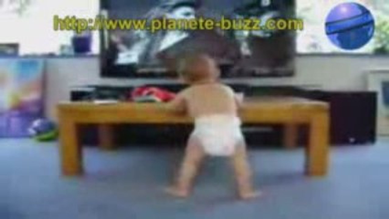 Bébé danse sur Single Ladies de Beyoncé