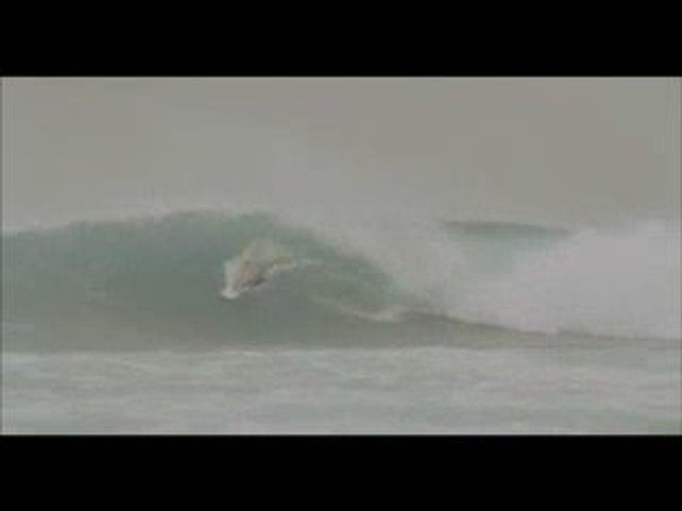 Josh Angulo dans la nuit de la glisse