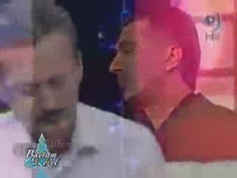 Umut Mürare Güller açmasa da dönmeyiz