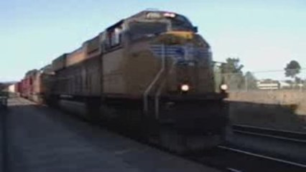 UP #4986 w/ a Manifest