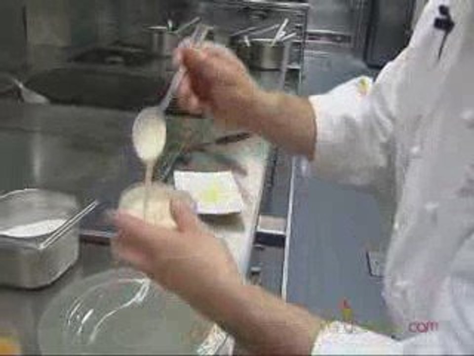 Cigalas con ajoblanco y trufa de verano