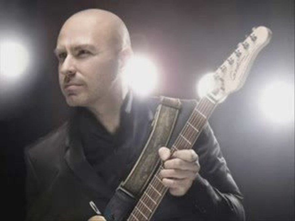 Demir Demirkan - Hayat Sensiz Olmuyor