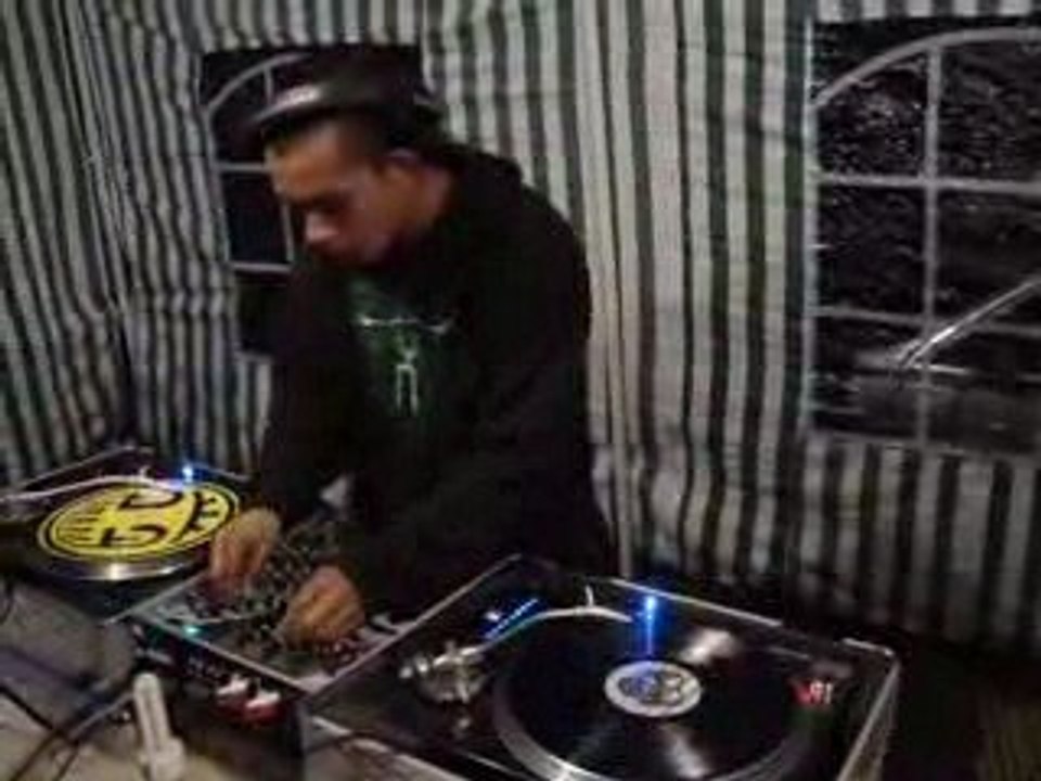 teuf virus6tm Guest D-Laiss-T