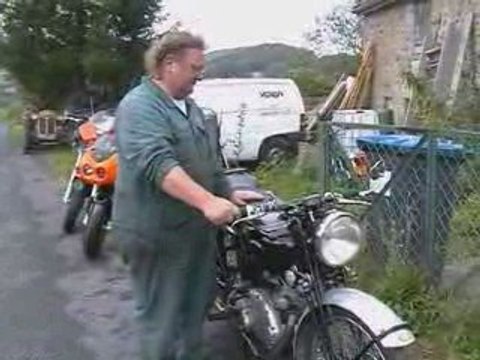 Royal Enfield chez Auvergne Motos Classiques