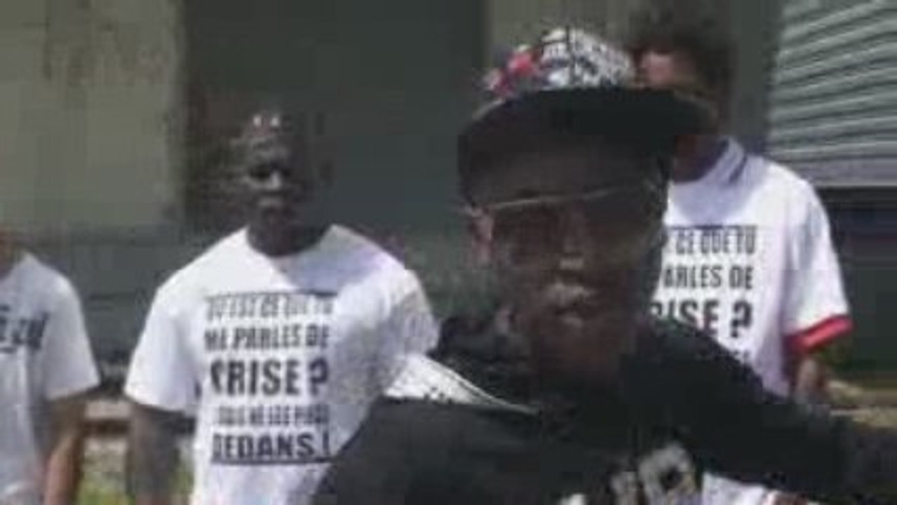 Majes-T - LE CLIP   " Une équipe a lui tout seul "