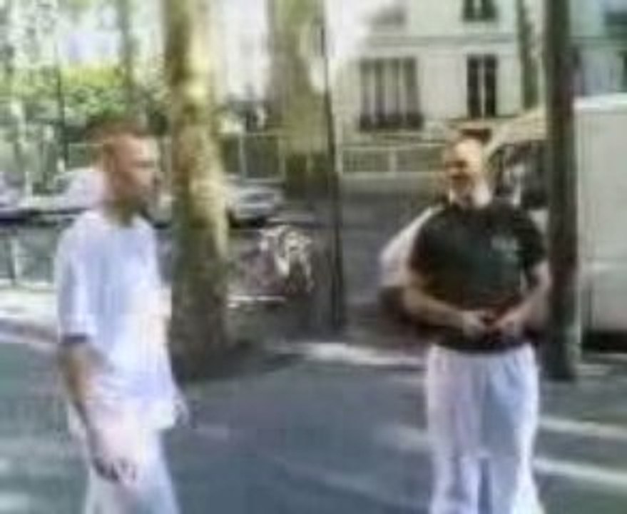 régis qui se casse la gueule violent :D