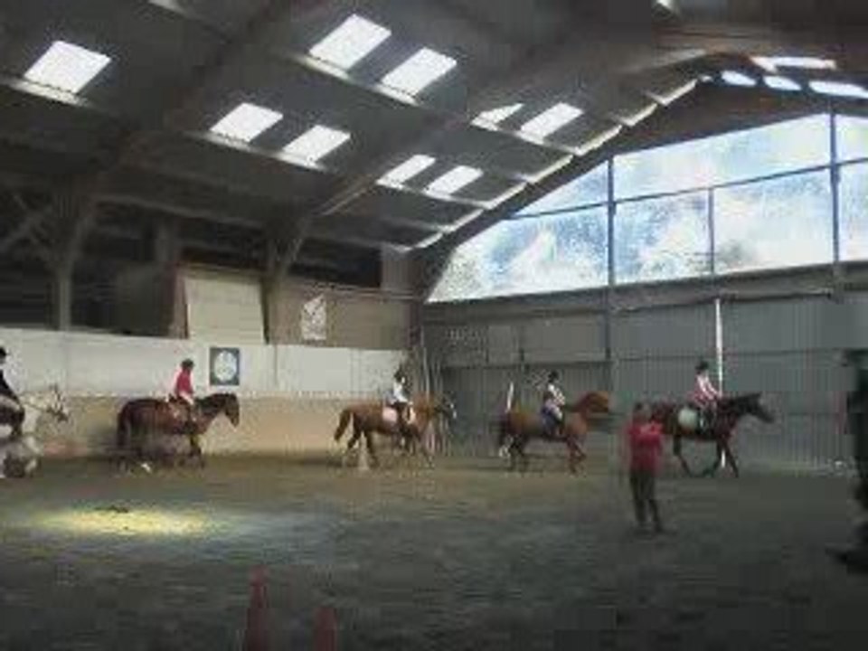 PREMIERE REPRISE D'EQUITATION DE CHARLOTTE vol 2