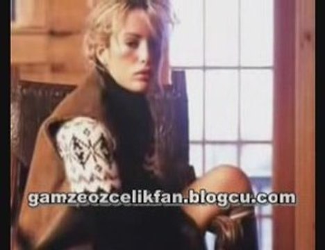 Gamze Özçelik Resim Slayt