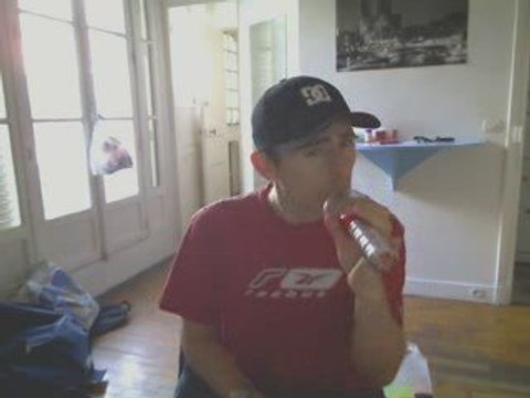 Wiwi égratigne Mélodie