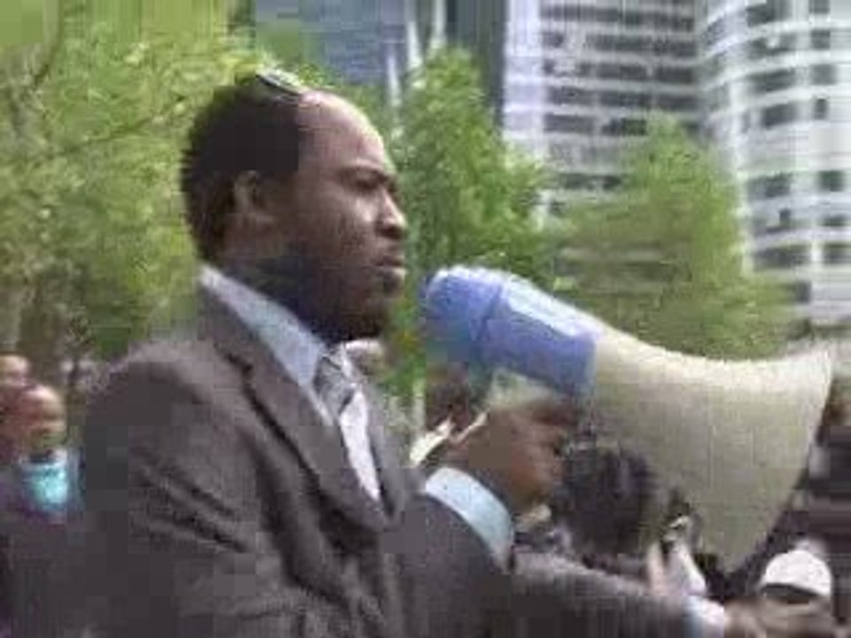 AREVA & TOTAL 4 - Les militaires tirent sur les manifestants