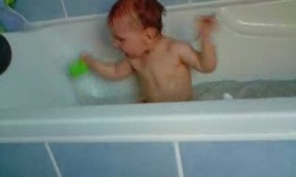 hugo dans son bain
