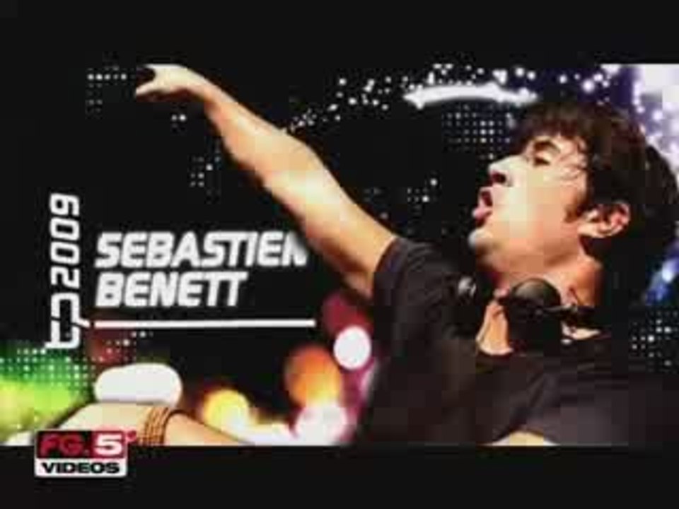 TECHNO PARADE 2009 : SEBASTIEN BENETT SUR LE CHAR FG