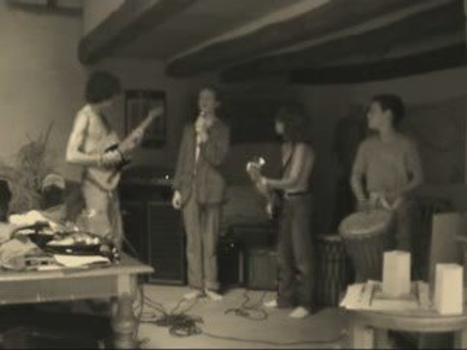 Metallic Lullaby - Vive le feu