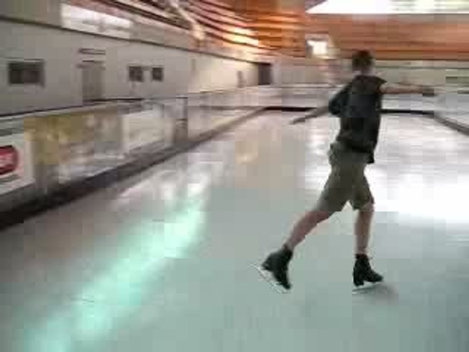 Glisse et patinage sur une patinoire Ecogliss