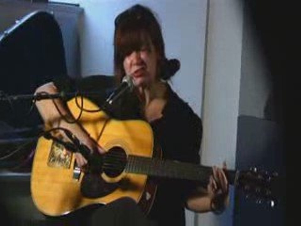 Shannon Wright chante les Bee Gees