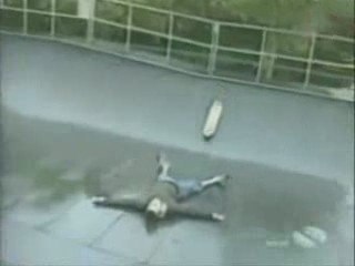 Régis fait du skate