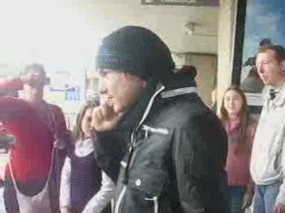 Quentin au tel avec ma Sistah <3