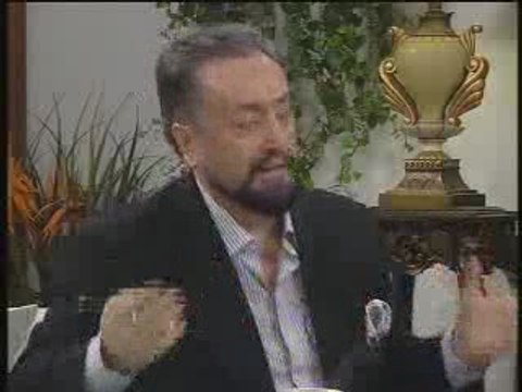 ADNAN OKTAR, ZEKERİYA BEYAZ'A CEVAP VERİYOR