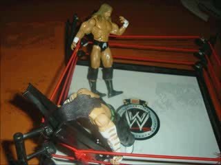 [W.W.E] Jeff Hardy V.S Triple H [W.W.E]