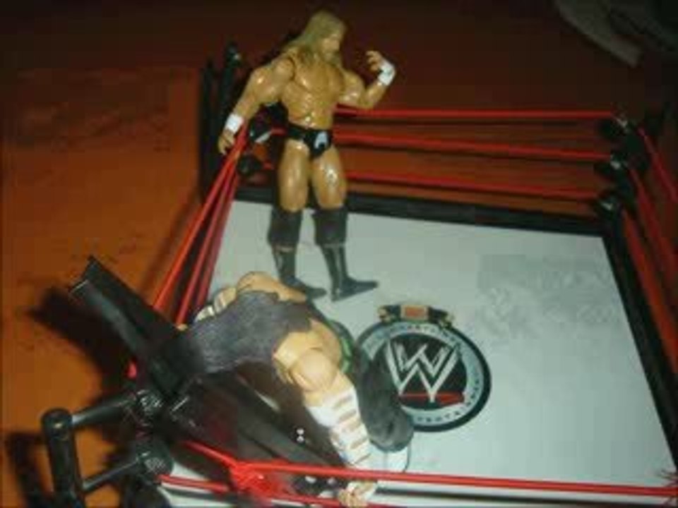 [W.W.E] Jeff Hardy V.S Triple H [W.W.E]