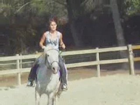 priscou à cheval !! Enorme !!! XD