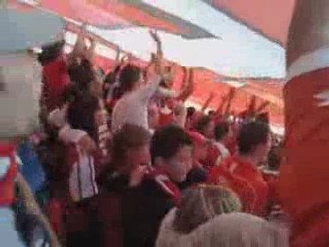 VIDEO : VA - OM au coeur de la tribune Pouille (Nungesser)