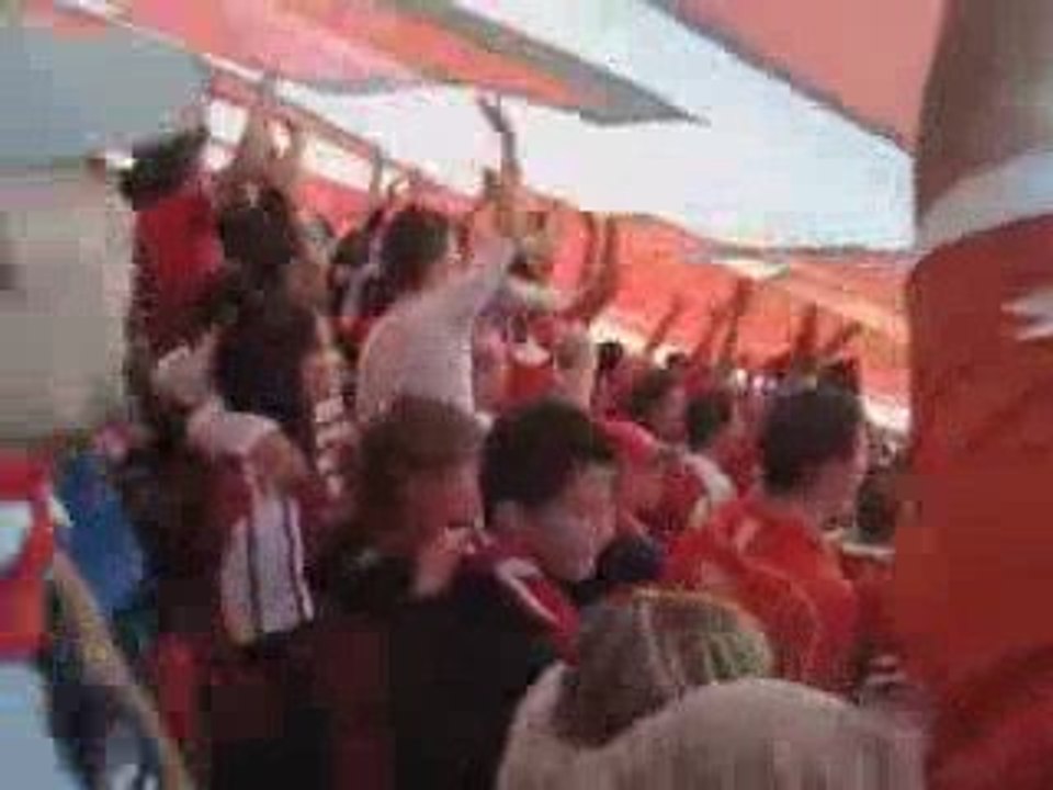 VIDEO : VA - OM au coeur de la tribune Pouille (Nungesser)