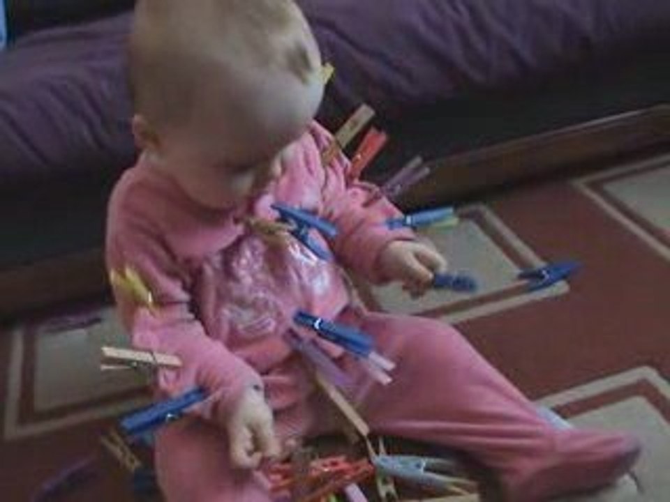 Camille avec les epingles