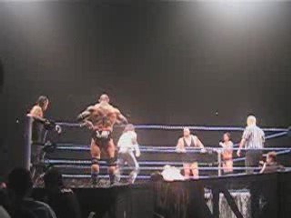 Entrée DOLPH ZIGGLER smackdown bercy 09