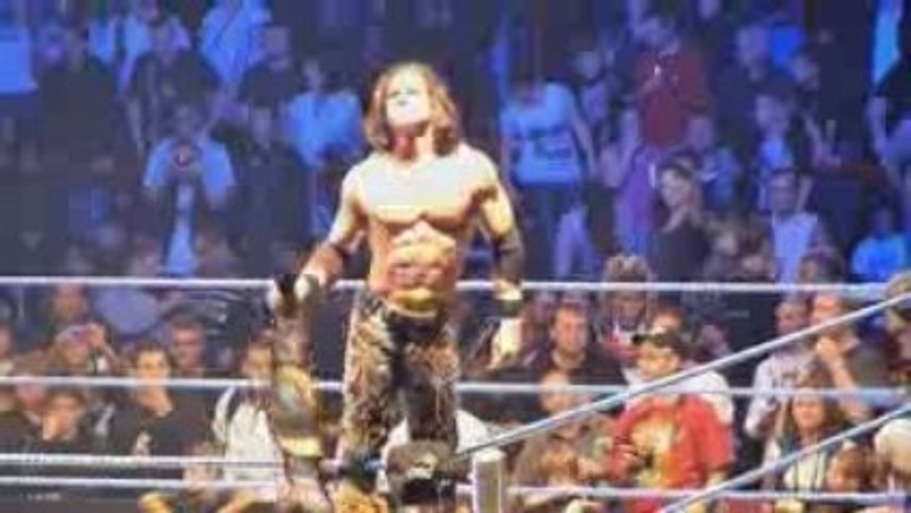 WWE Bercy 2009 John Morrison Kane Apres Match 20090926
