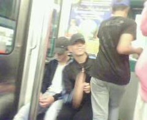 NARVALO DE MONTREUIL ENTRE LES VAGON DU METRO