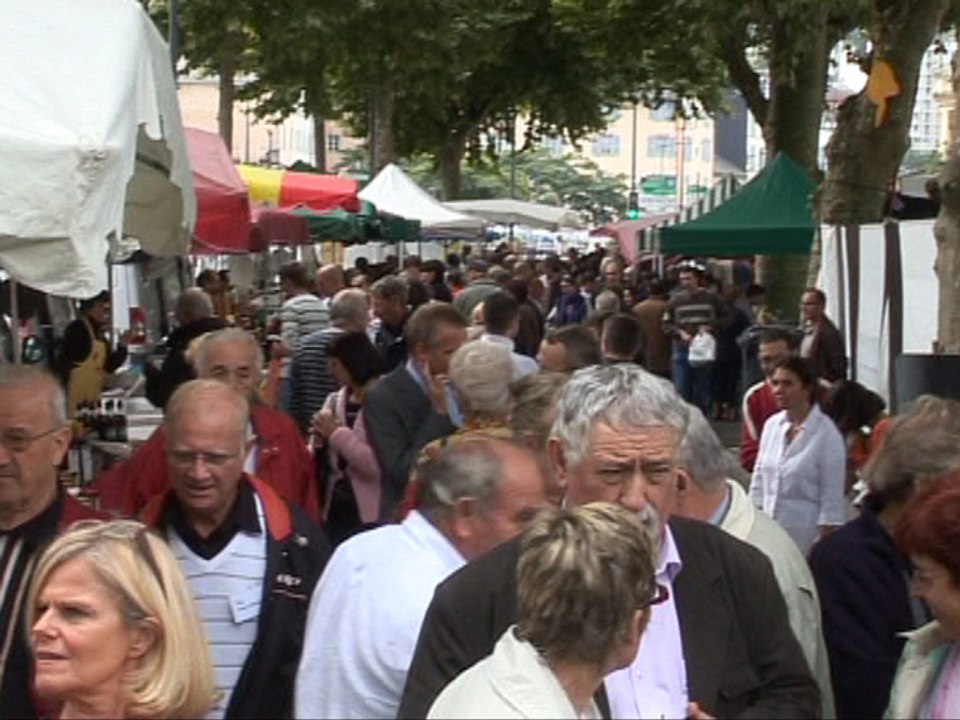 TULLE INAUGURATION DU MARCHE DES PRODUCTEURS DE PAYS 2009