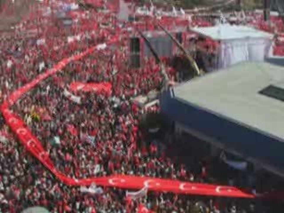 dönen dönsün biz dönmeyiz  yolumuzdan