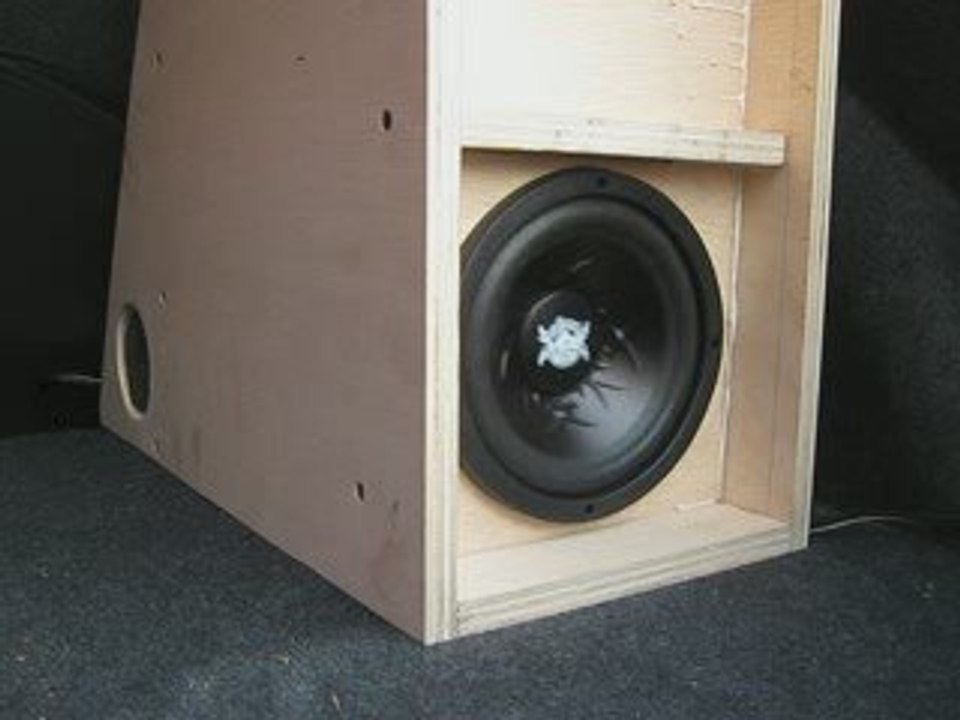 Caisson faible volume pour subwoofer 16cm /02