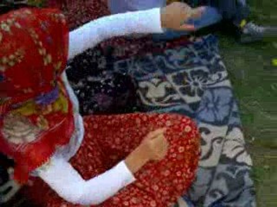 BALİKESİR KEPSUT KARACAAGAC KOYU YUZUK SAKLAMACA OYUNU